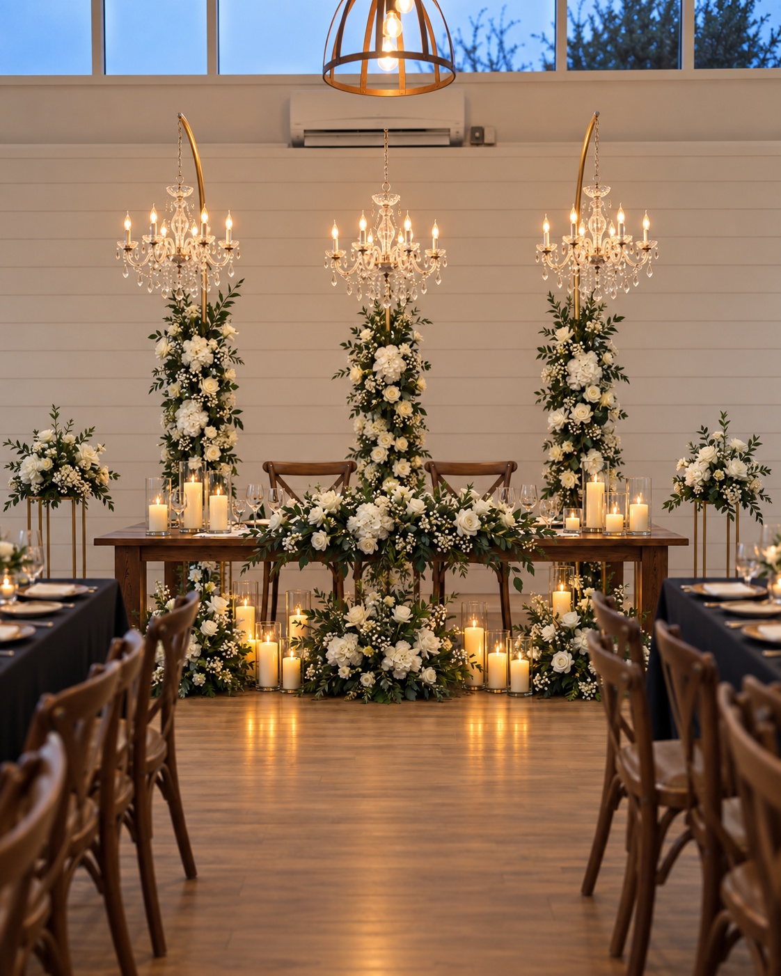 Luxury Lane Bridal Table Chandeliers
