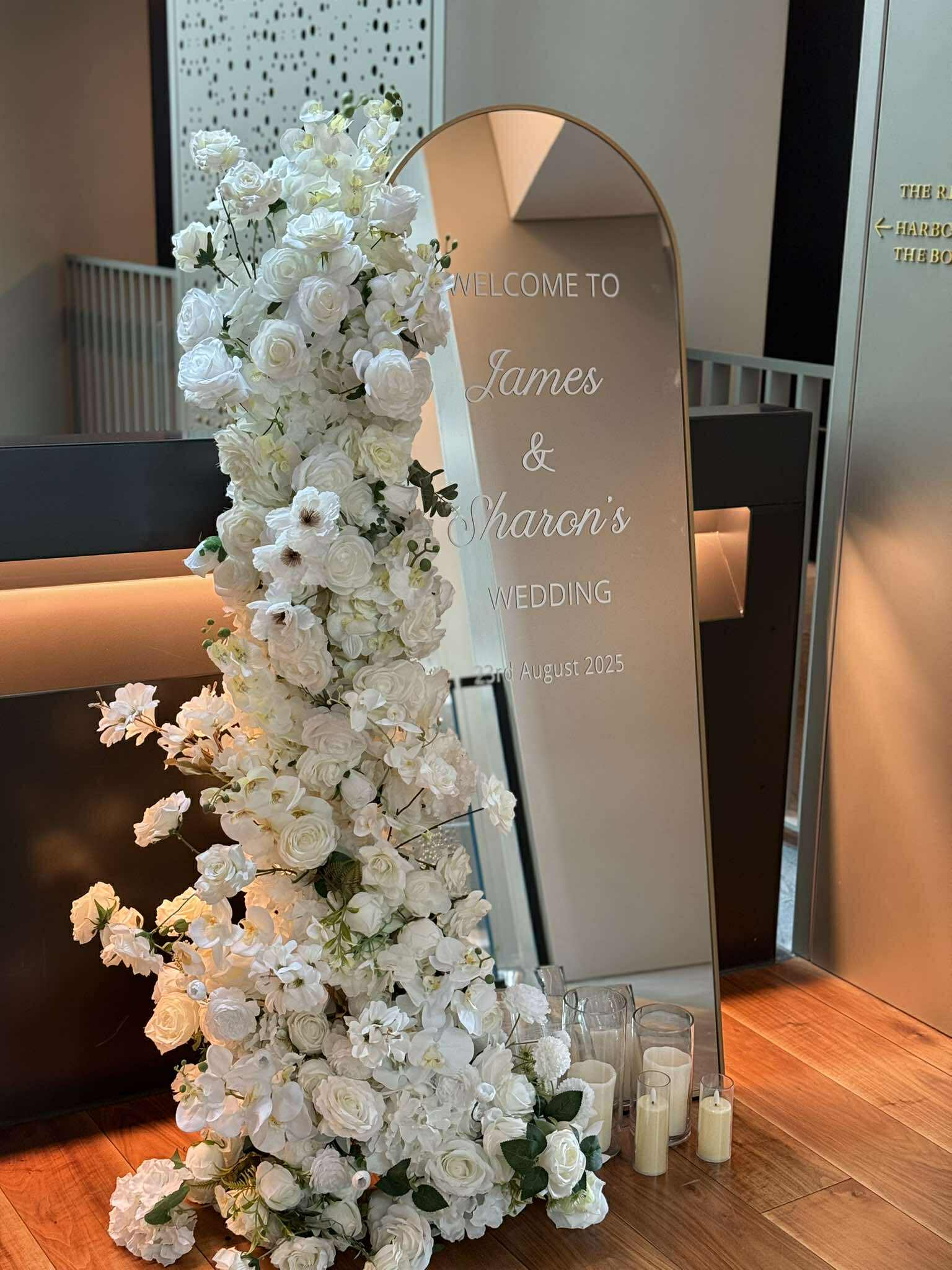 Elegant Floral Welcome Sign – Mirror Style – Luxury Lane