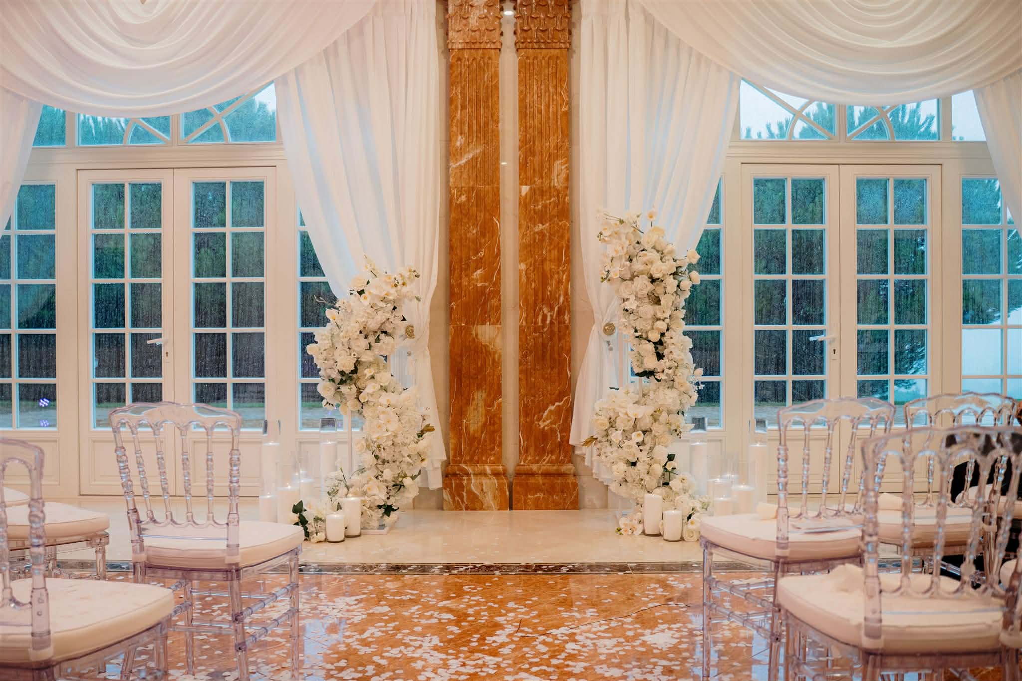 Wedding ceremony with Curved floral horns