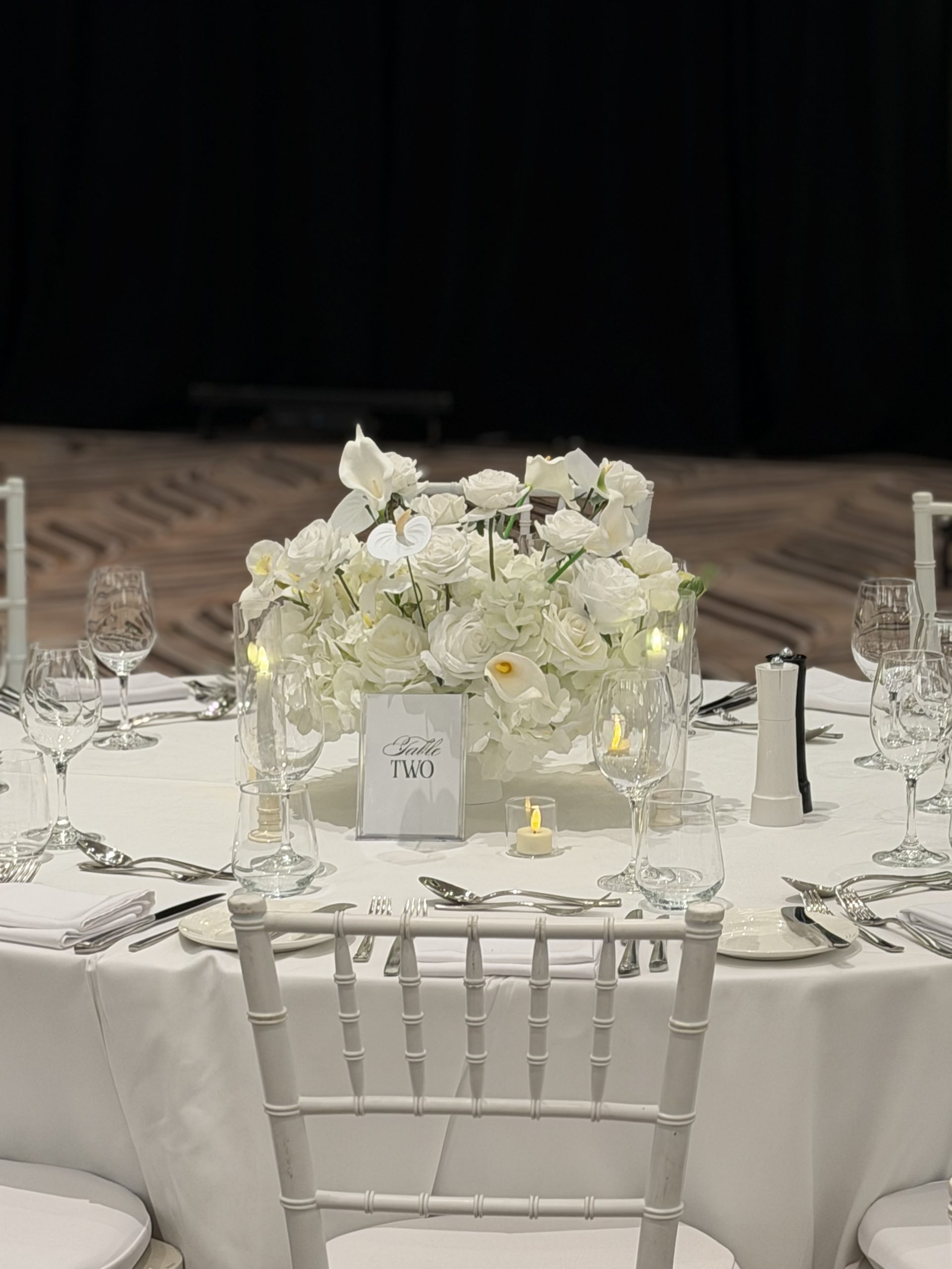 Guest Table Nara by Luxury Lane